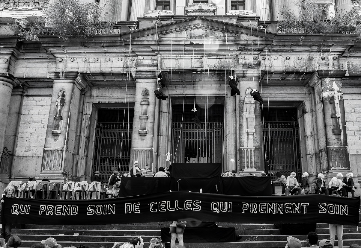 Qui prend soin de celles qui prennent soin ? |  Performance