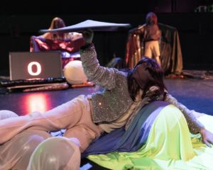 Piñata Cake | Festival Cirque