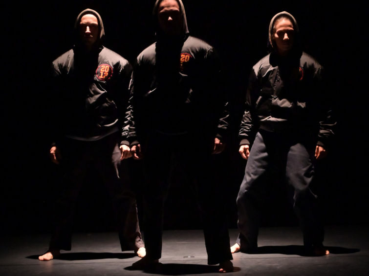 T'façon on est en 2012 |  Danse